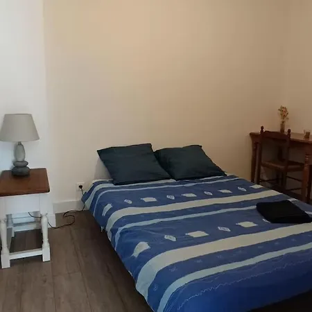 Maison Calme Et Arbore A Sur Ciel 펜션 *